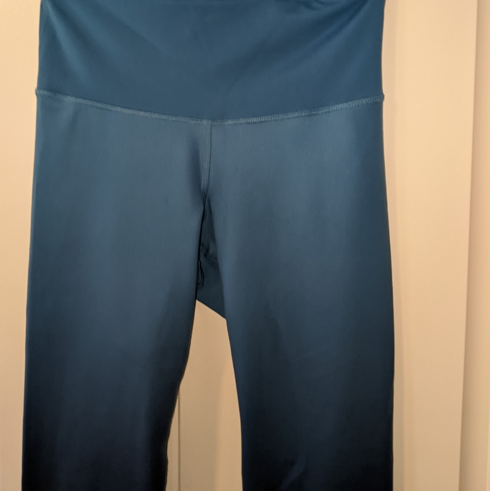 Old Navy Elevate High Rise Legging - Picture 4 of 6